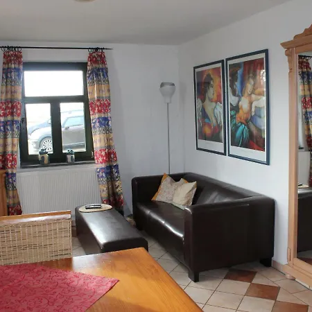 In Dargun Mit Garten 公寓