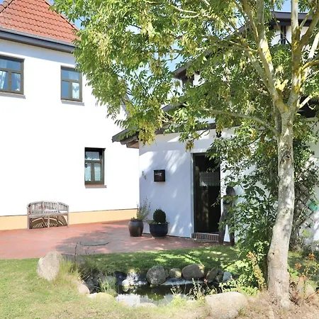 In Dargun Mit Garten Apartamento